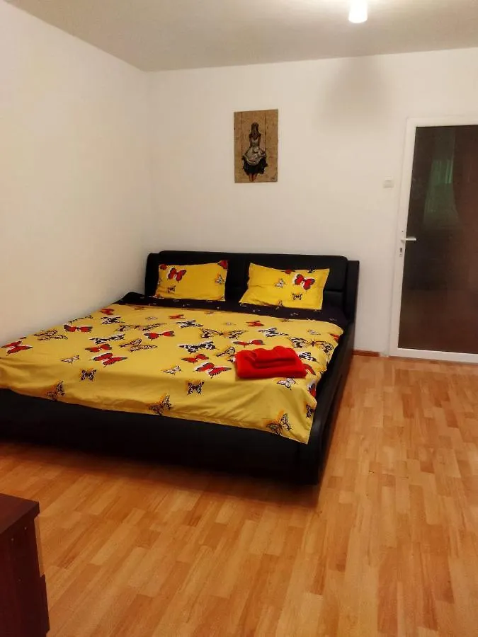 Metroufavoritgarsonieraaficotroceni Apartment Bucharest