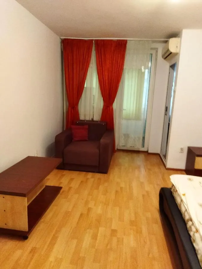 Metroufavoritgarsonieraaficotroceni Appartement Boekarest 0*,